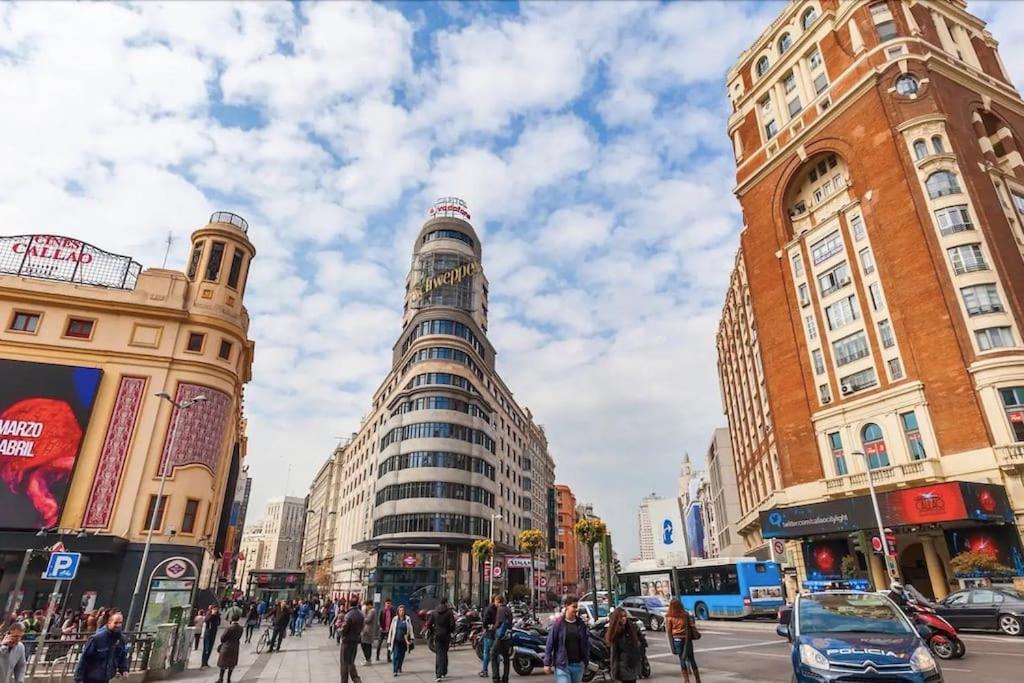 Apartments Plaza Callao Мадрид Экстерьер фото