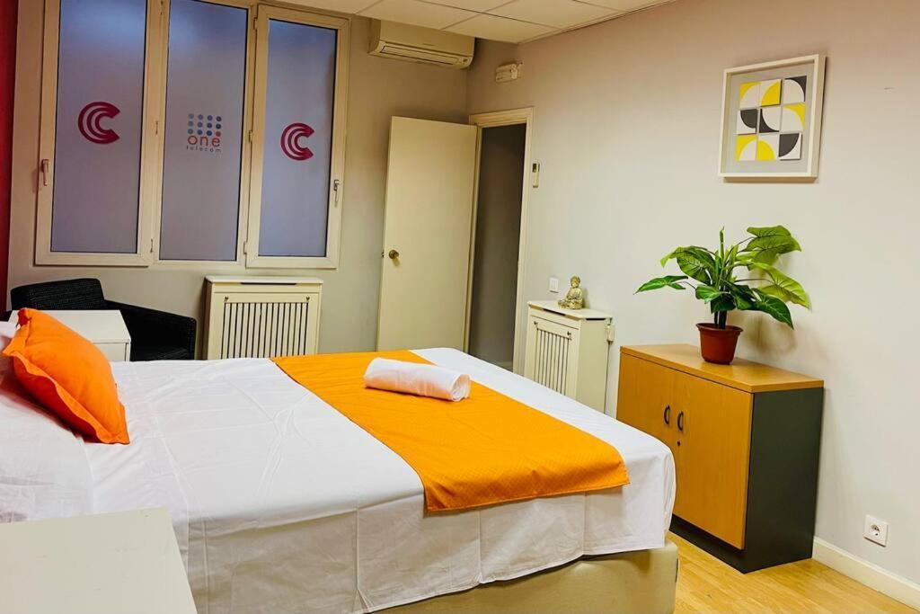Apartments Plaza Callao Мадрид Экстерьер фото