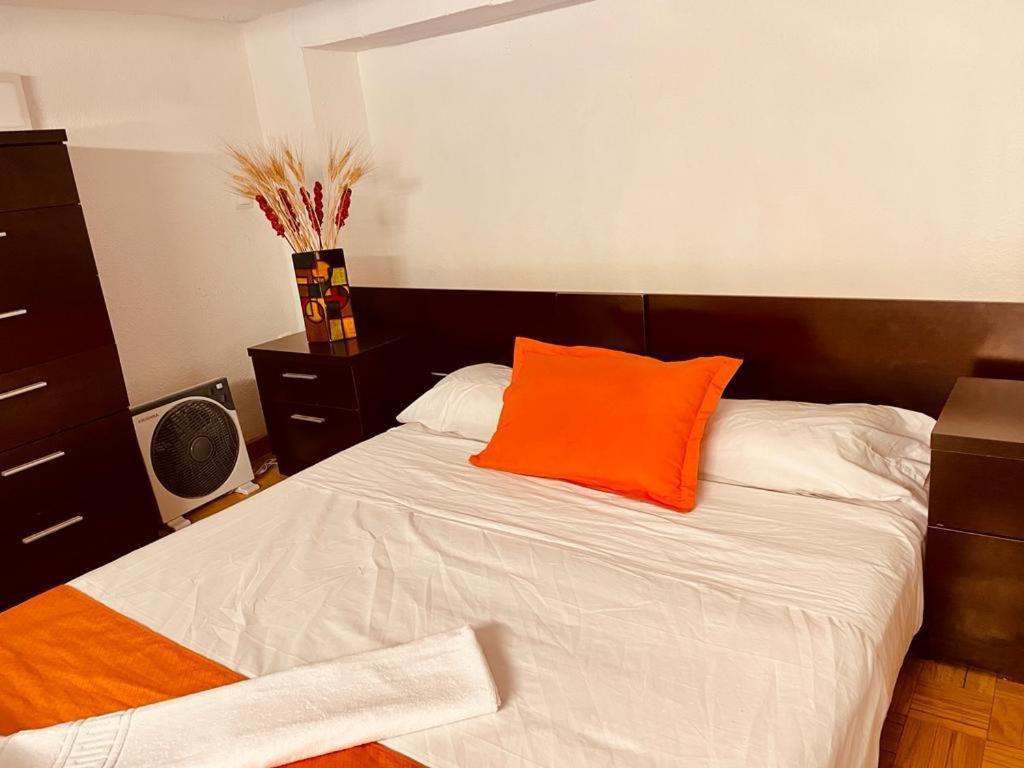 Apartments Plaza Callao Мадрид Экстерьер фото